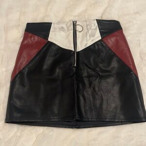 Faux leather skirt size small, silver zipper